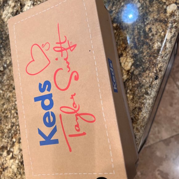 New and Never Worn, Still in Box, TAYLOR SWIFT Keds.  Size 6.5 - Picture 11 of 15